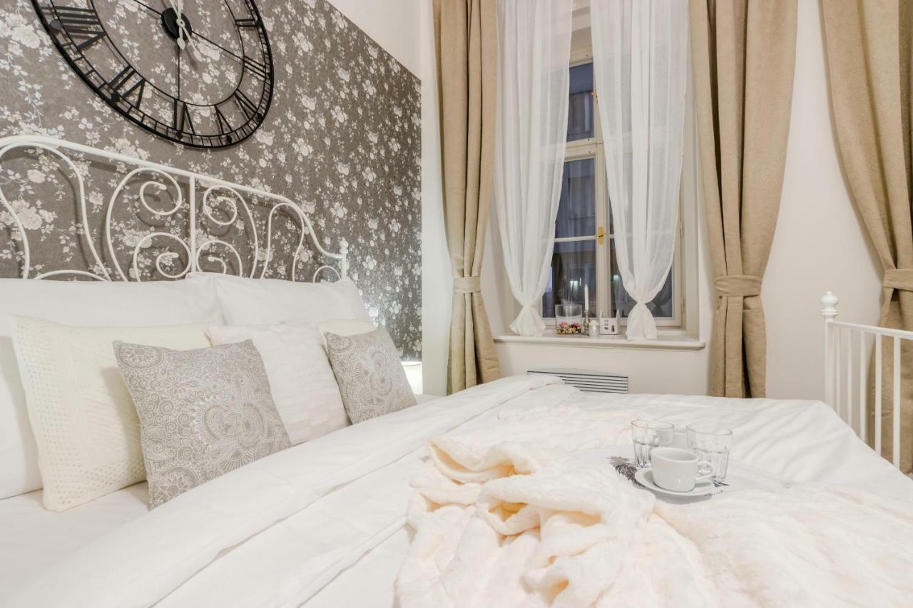 Prague Apt Near Charles Bridge By Michal&Friends מראה חיצוני תמונה