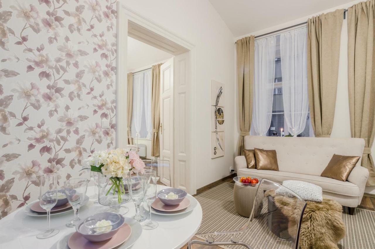 Prague Apt Near Charles Bridge By Michal&Friends מראה חיצוני תמונה