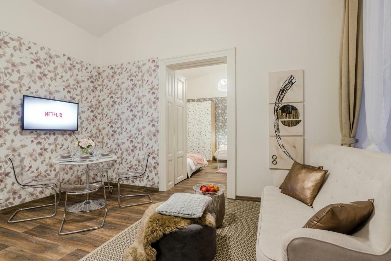 Prague Apt Near Charles Bridge By Michal&Friends מראה חיצוני תמונה